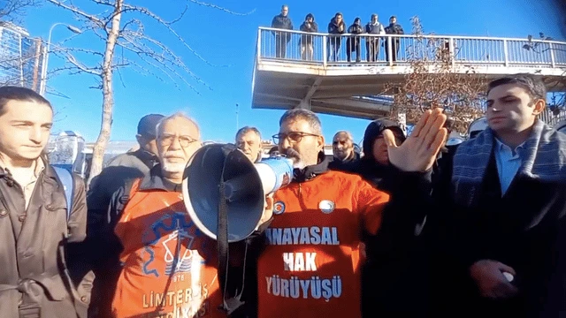 Ankara yürüyüşüne devam etmek isteyen Polonez işçilerine yine polis barikatı