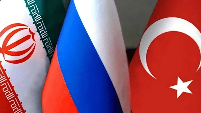 Rus medyası: “ABD ve İsrail Türkiye'nin kazanımlarını engellemeyi hedeflerken Moskova ve Tahran ilişkileri güçlendiriyor”