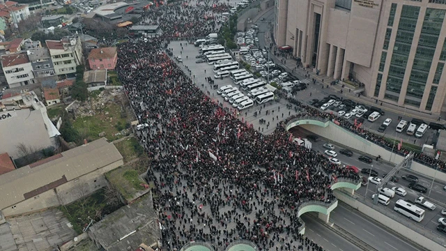 Çağlayan Adliyesi'nde CHP’lilere polis müdahalesi