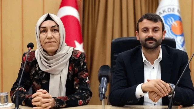 DEM Partili Akdeniz Belediyesi Eş Başkanları tutuklandı