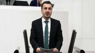 Bekir Başevirgen: "İktidarın kötü ekonomi politikaları nedeniyle artık sebze ve meyveyi taneyle alma dönemi başladı"