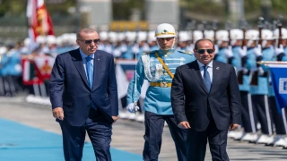 Mısır Cumhurbaşkanı Sisi Ankara'da: Erdoğan havalimanında karşıladı