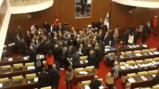 Ankara Büyükşehir Belediyesi Meclisi'nde 'konser' kavgası