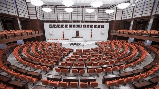 Demokrasinin siyasal alanı olarak parlamento*