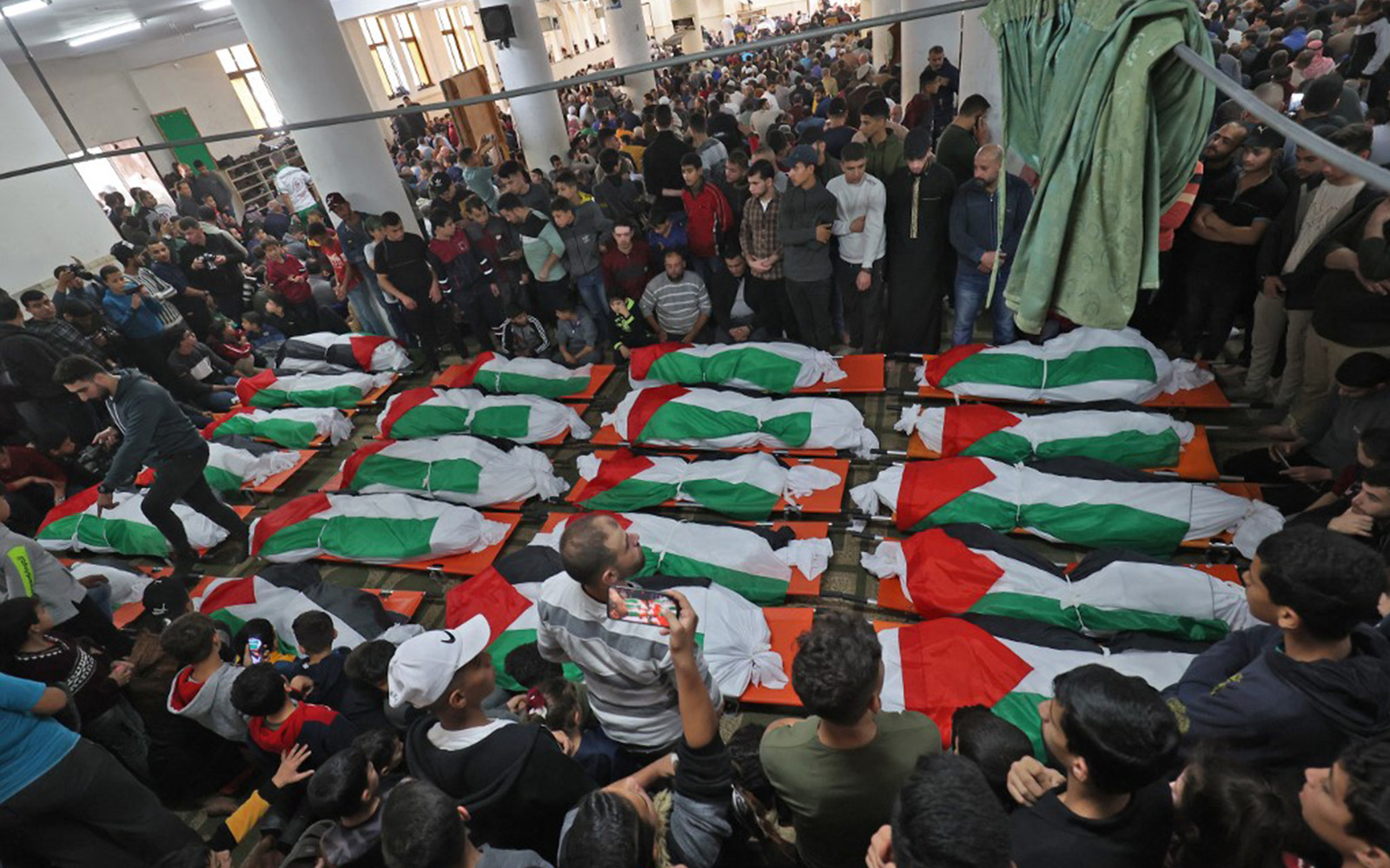 Gazze’de ölü sayısı 8 bini aştı!