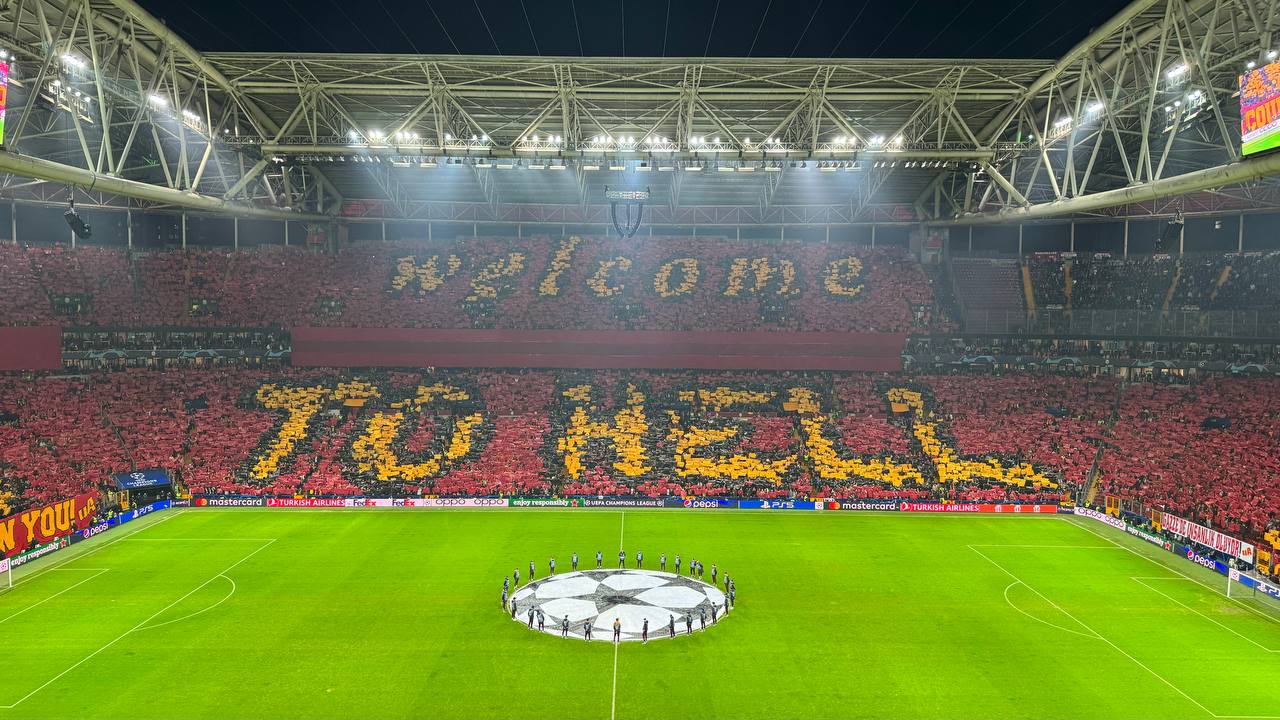Galatasaray taraftarından ‘Welcome to hell’ koreografisi