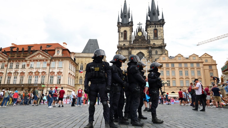 Prag’da bir üniversiteye kanlı saldırı!