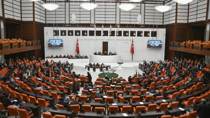 Meclis’te “Kürdistan” polemiği