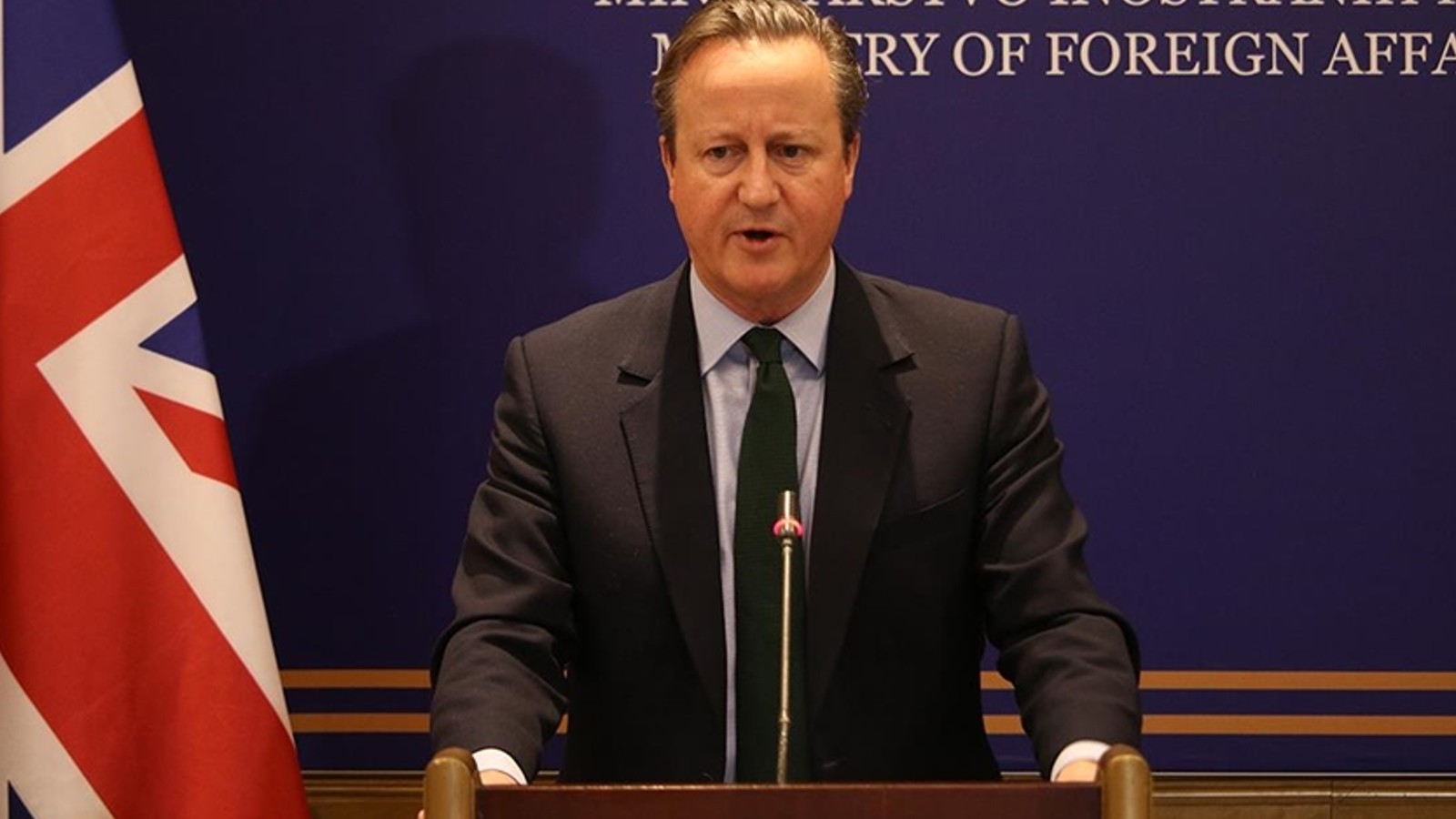 İngiliz Bakan Cameron, “İsrail’in uluslararası hukuku ihlal etmiş olabileceğini” söyledi