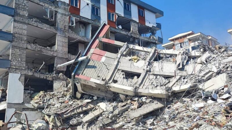 Depremde 44 kişinin hayatını kaybettiği ‘Said Bey Sitesi’ davasında şantiye şefine tahliye