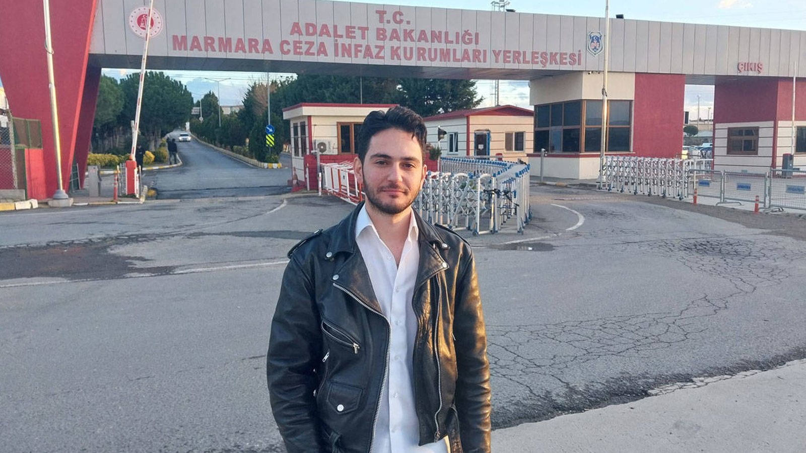 Gazeteci Furkan Karabay tahliye edildi
