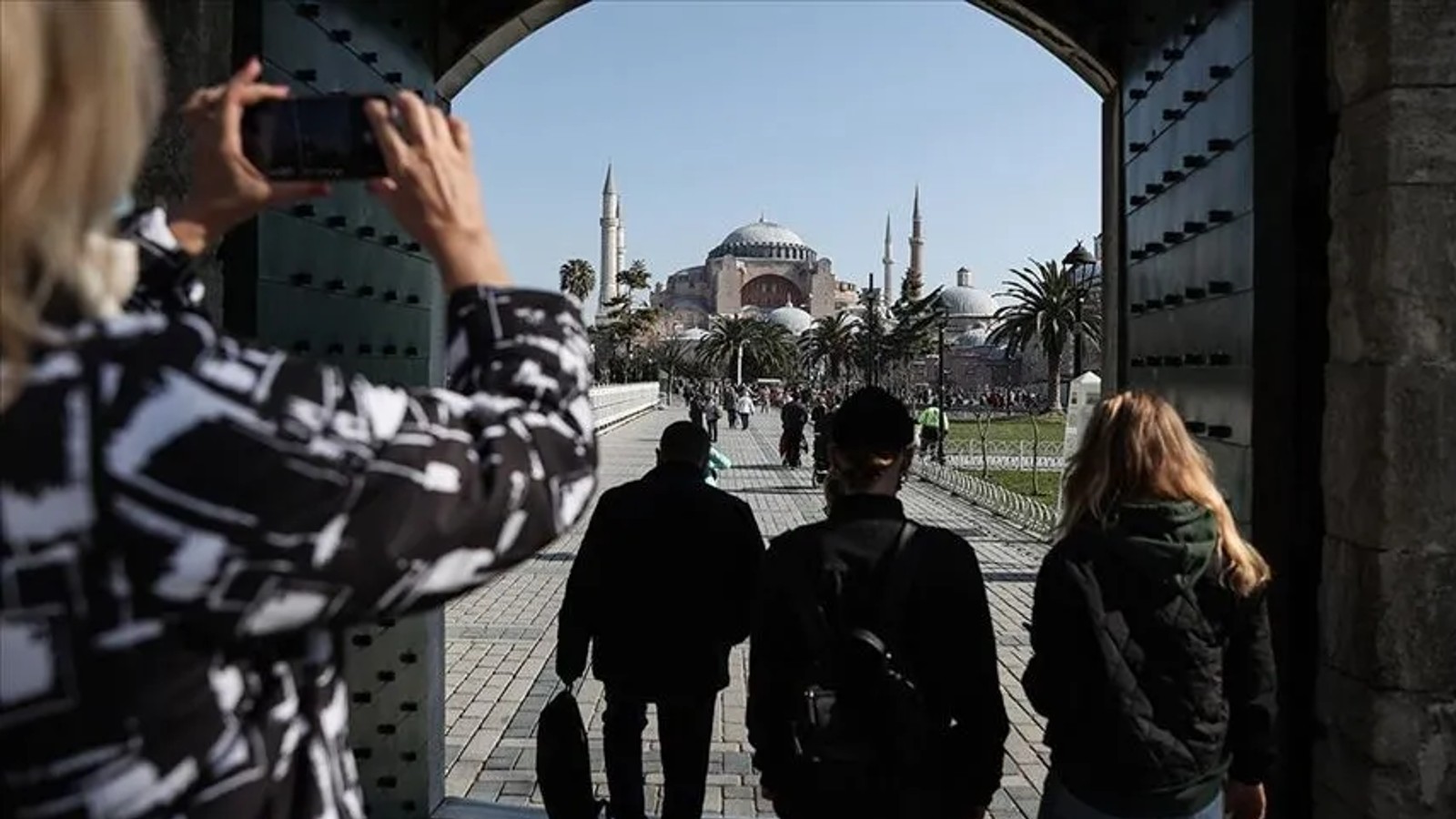 Türkiye’de ikamet izni ile yaşayan yabancı sayısı belli oldu