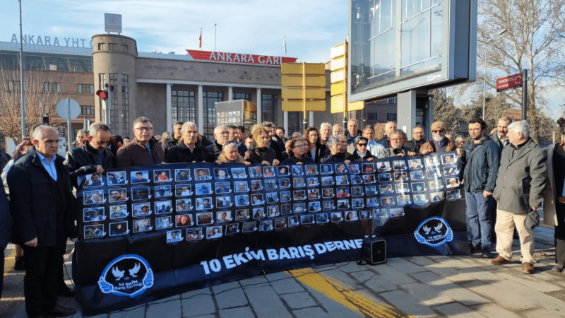 Ankara gar katliamında hayatını kaybedenler anıldı