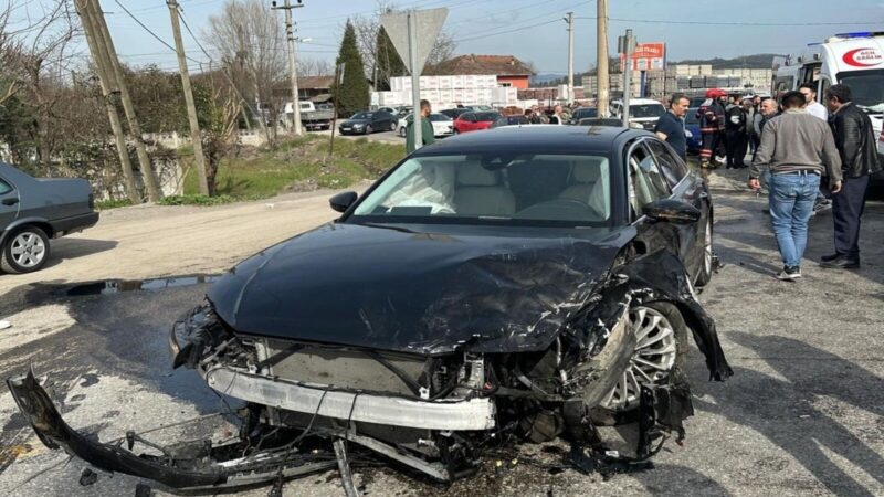 AK Parti Sakarya milletvekili trafik kazası geçirdi
