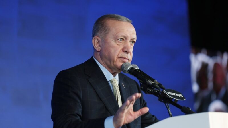 Erdoğan’dan, İmamoğlu’na: “Bu şahıs göreve geldi, İstanbul yeniden çöp, çukur, çamur oldu”