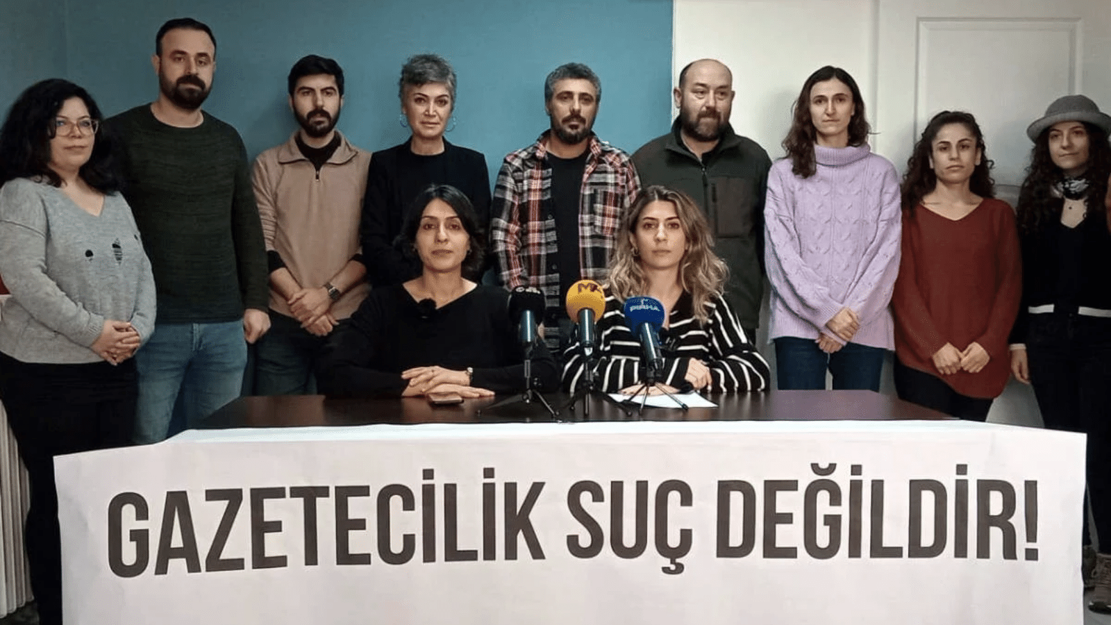 DİSK Basın-İş: “İzmir’de gazeteciler üç gündür gözaltında”