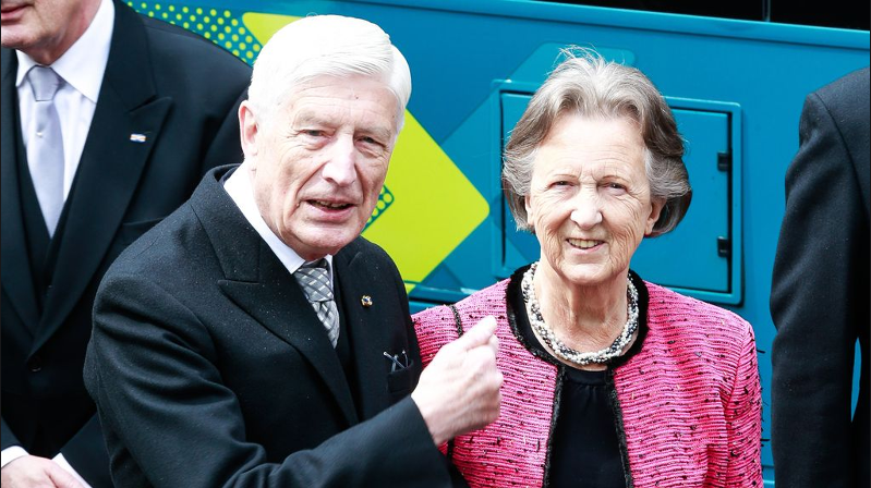 Eski Hollanda başbakanı ötenaziyle öldü, 70 yıllık eşiyle el ele…