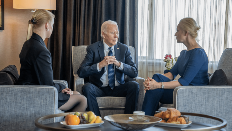 ABD Başkanı Joe Biden, Alexei Navalny’ın eşi ve kızıyla görüştü