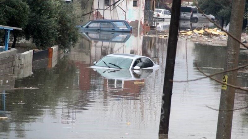 AFAD: Aşırı yağıştan etkilenen yerlerde 989 kişi tahliye edildi