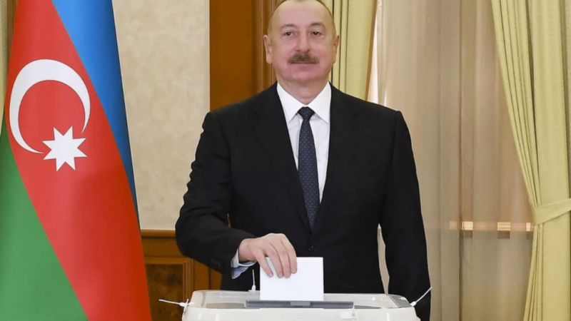Azerbaycan’da seçim: İlham Aliyev yeniden seçildi
