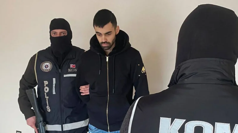Kırmızı bültenle aranan şüpheli İzmir’de yakalandı
