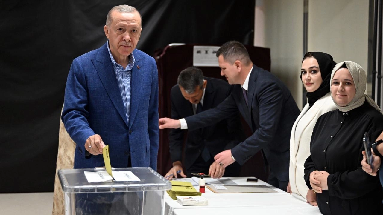 Cumhurbaşkanı Erdoğan, Üsküdar’da oy kullandı