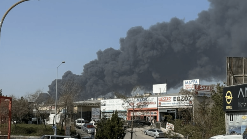 Ankara’da Hurdacılar Sanayi Sitesi’nde yangın çıktı