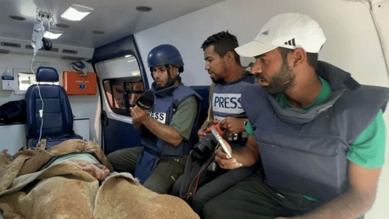 TRT Arabi ekibi, İsrail ordusunun saldırısında yaralandı