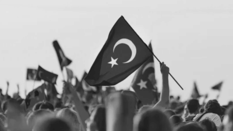 Yönetim-Hikaye arasına sıkışmış Türkiye
