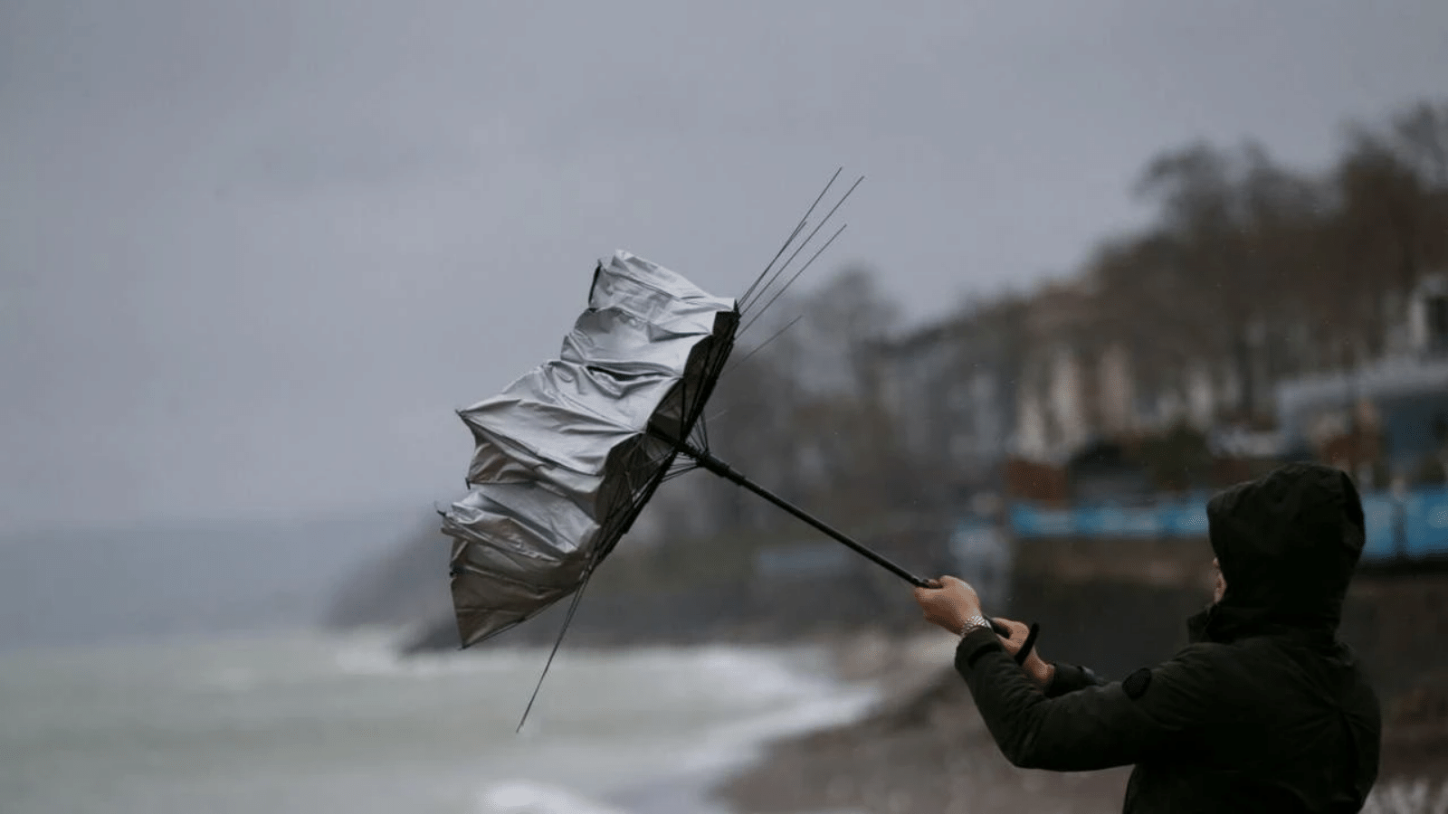 AKOM uyardı: İstanbul’a sağanak ve fırtına geliyor