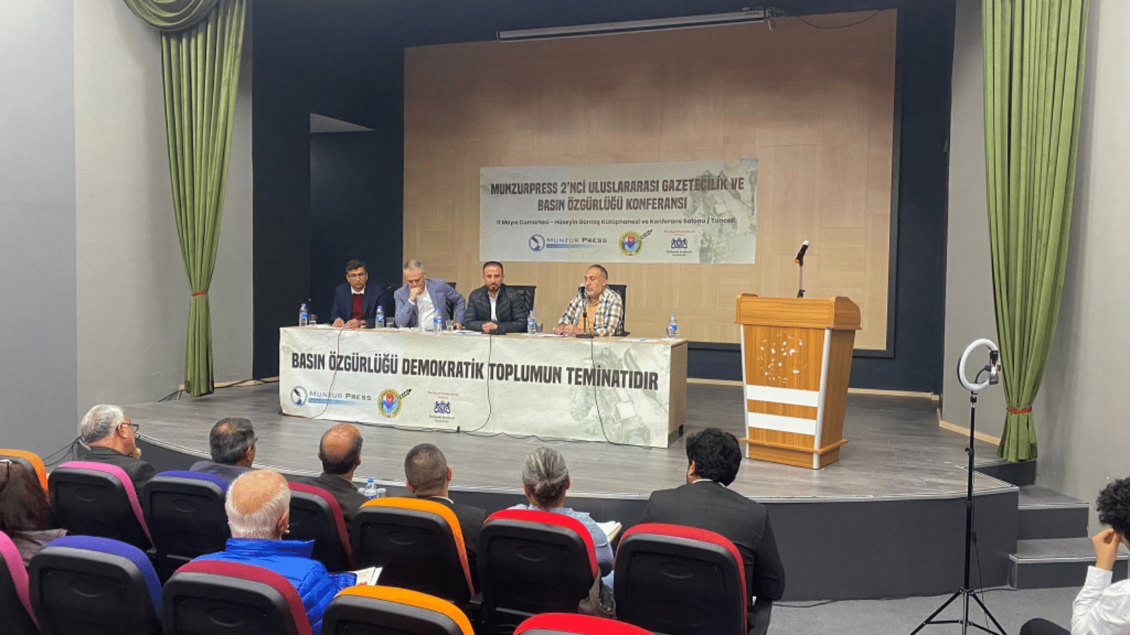 Tunceli’de uluslararası gazetecilik konferansı yapıldı