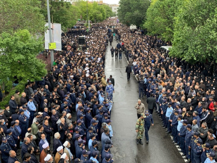 İran Cumhurbaşkanı Reisi için Tebriz’de cenaze töreni