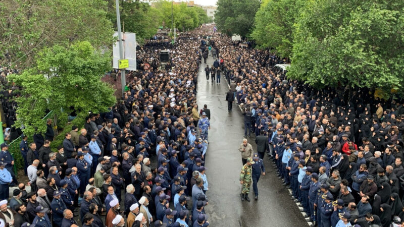 İran Cumhurbaşkanı Reisi için Tebriz’de cenaze töreni düzenlendi