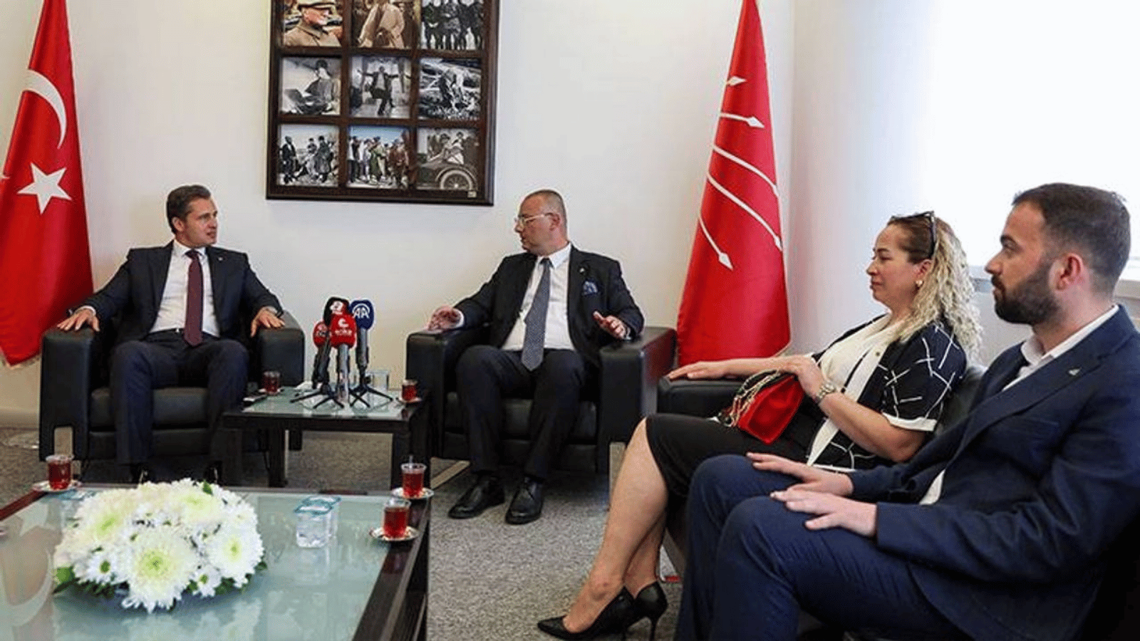 MHP heyeti CHP’ye bayram ziyareti yaptı
