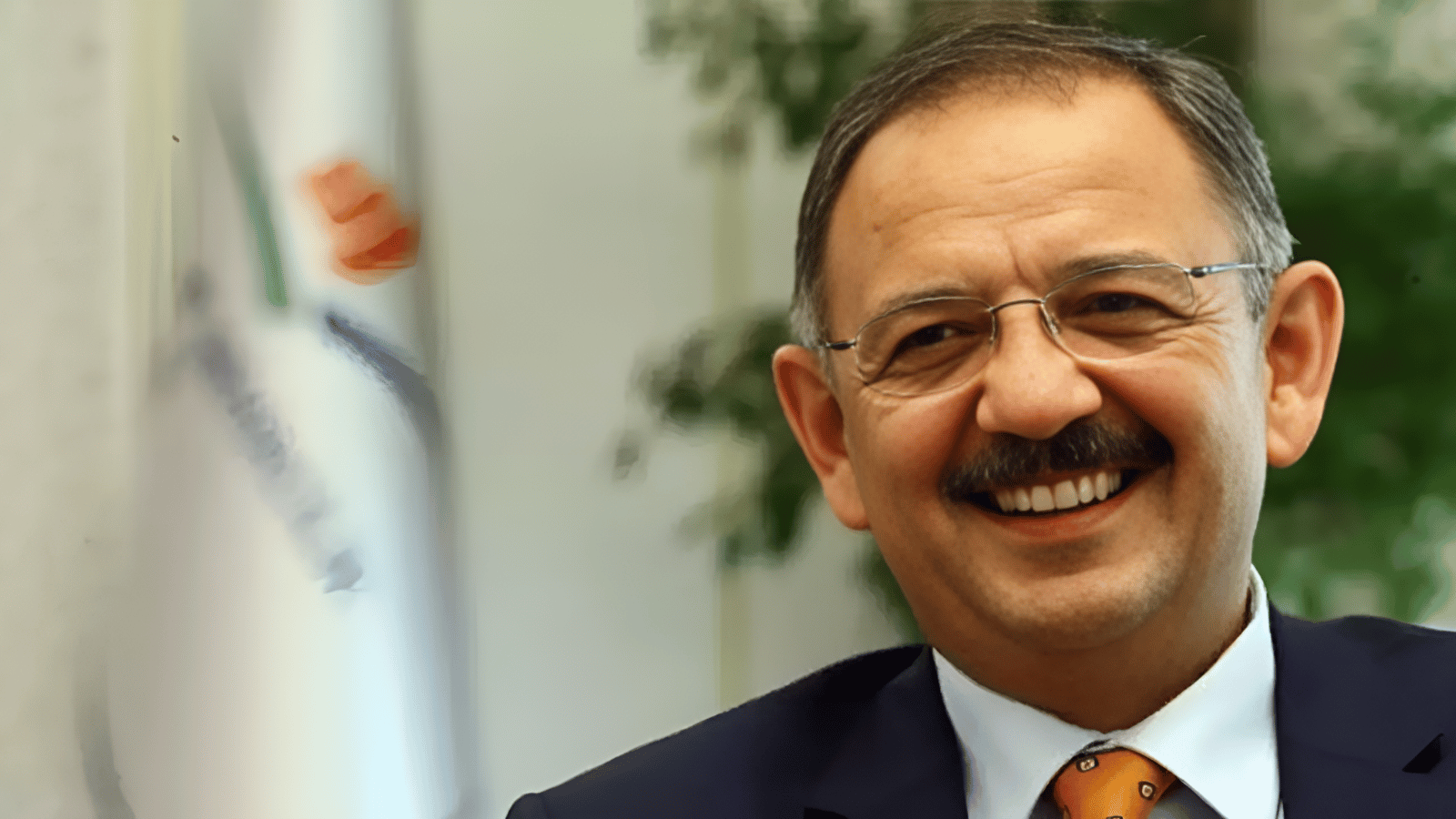 Mehmet Özhaseki bakanlıktan istifa etti, vakıf kuracak