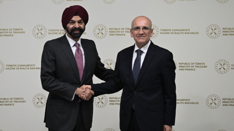 Mehmet Şimşek, Dünya Bankası Başkanı Ajay Banga ile görüştü