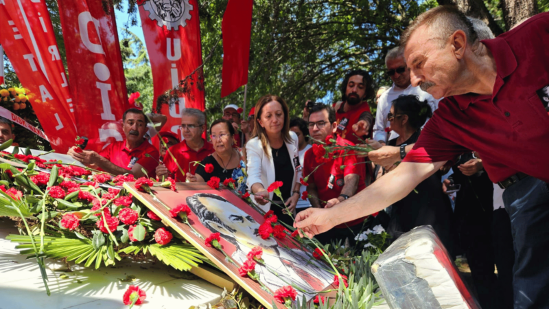 DİSK’in kurucu başkanı Kemal Türkler, mezarı başında anıldı