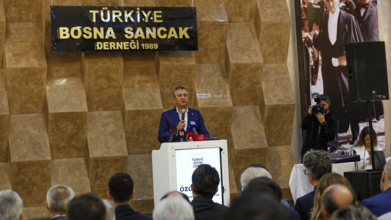 Özgür Özel, Türkiye Bosna Sancak Derneğinde konuştu