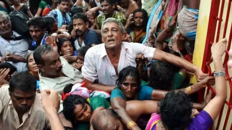 Hindistan’da dua sırasında izdiham: 87 kişi öldü